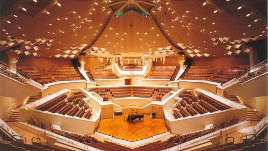 A Transatlantic Cast for a European Night - René Barbera, Florian Sempey and Alisa Medvedeva Sing with the Filharmonie Brno Under Arkady Beryn at the Philharmonie Berlin