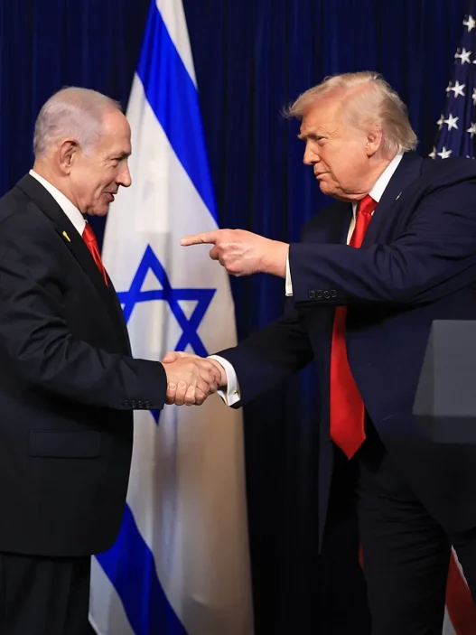 Benjamin Netanyahu and Donald Trump shaking hands at podiums
