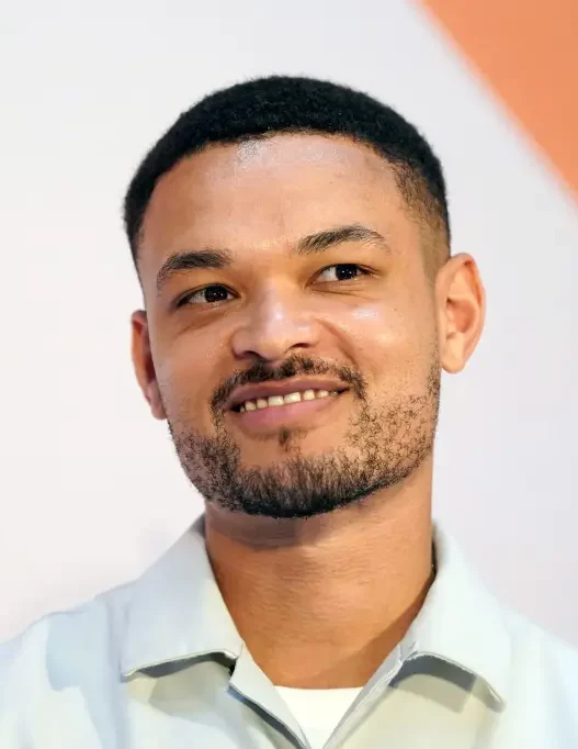Steven Bartlett smiling at an event